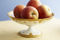 Четыре яблока Фудзи — стоковое фото