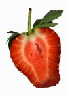 Demi fraise mûre — Photo de stock