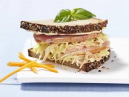 Ham and coleslaw sandwich — Stock Photo