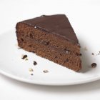 Pedaço de bolo de chocolate Sachertorte — Fotografia de Stock