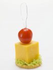 Käse und Kirschtomaten — Stockfoto
