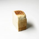 Белый нарезанный хлеб — стоковое фото