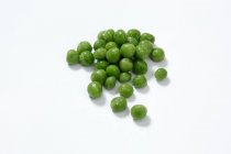 Guisantes verdes frescos - foto de stock