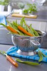 Zanahorias y frijoles frescos - foto de stock