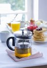 Toast and orange juice for breakfast — Stock Photo