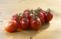 Спелые помидоры из винограда — стоковое фото
