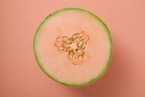 Halbe Cantaloupe Melone — Stockfoto