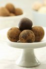 Pralines de truffe sur pied — Photo de stock