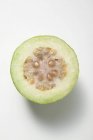 Frische halbierte Guave — Stockfoto