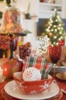 Weihnachtlich gedeckter Tisch — Stockfoto