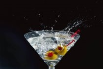 Martini Splash con Olive — Foto stock