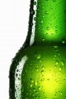 Bouteille verte de bière — Photo de stock