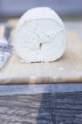 Rotolo di formaggio di capra — Foto stock