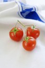 Tomates cerises rouges — Photo de stock