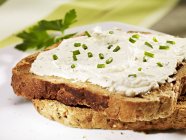 Cream cheese and chives — Stock Photo