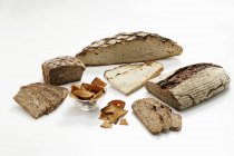 Деревина духовці хліб — стокове фото