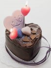 Bolo de chocolate com velas — Fotografia de Stock