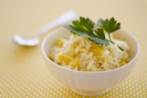 Рис з ананасом і солодким кукурудзою — стокове фото