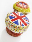 Cupcake decorati con Union Jacks — Foto stock