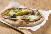 Pizza avec courgette et aubergine — Photo de stock