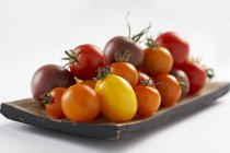 Tomates de différentes couleurs — Photo de stock