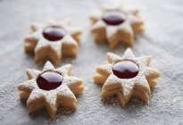 Jam biscuits with sugar — Stock Photo