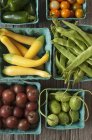 Verduras frescas maduras - foto de stock