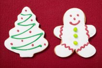 Два рождественских печенья — стоковое фото