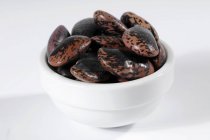 Runner beans in ceramic bowl — Stock Photo