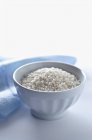 Миска сирого рису альтанки — стокове фото
