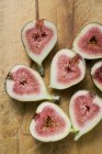 Fresh fig halves — Stock Photo