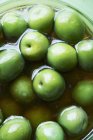 Olive verdi in salamoia — Foto stock