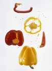 Pimentos vermelhos e amarelos — Fotografia de Stock