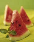 Cunhas frescas de melancia — Fotografia de Stock