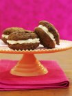Chocolate and ginger whoopie pies — Stock Photo