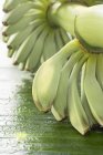 Banane con gocce d'acqua — Foto stock