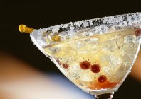 Margarita fruitée avec bord salé — Photo de stock