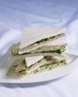 Sandwiches mit Ei, Salat und Lachs — Stockfoto