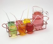 Refrigerantes coloridos diferentes — Fotografia de Stock