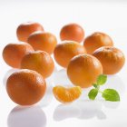 Naranjas frescas de mandarín - foto de stock