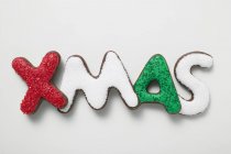 Cookies formando palavra XMAS — Fotografia de Stock