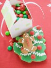 Biscoitos de Natal e papel — Fotografia de Stock