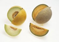Melones frescos en rodajas - foto de stock