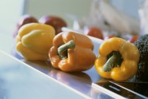 Peperoni gialli e arancioni — Foto stock