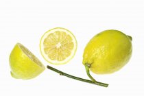 Frische und reife Zitronen — Stockfoto
