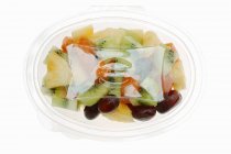 Салат из фруктов в контейнере — стоковое фото
