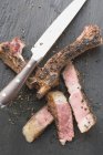 Bifteck épicé aux côtes frites — Photo de stock
