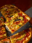 Krustenpizza mit Bio-Zucchini — Stockfoto