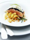 Salmon and chickpea salad — Stock Photo