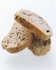 Кусочки оливкового хлеба — стоковое фото